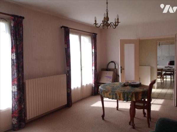 PAVILLON SUR SOUS-SOL SUR TERRAIN 665 M²