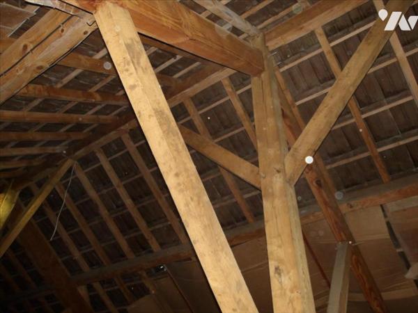 PAVILLON SUR SOUS-SOL SUR TERRAIN 665 M²