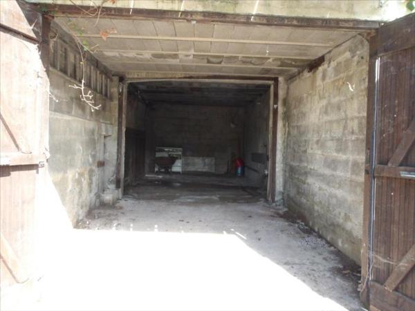 PAVILLON SUR SOUS-SOL SUR TERRAIN 665 M²