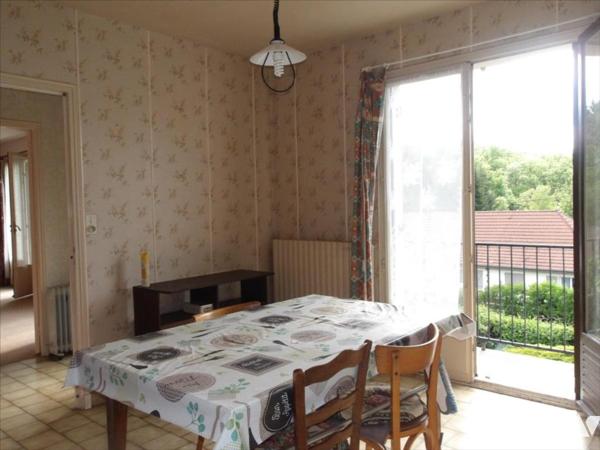 PAVILLON SUR SOUS-SOL SUR TERRAIN 665 M²