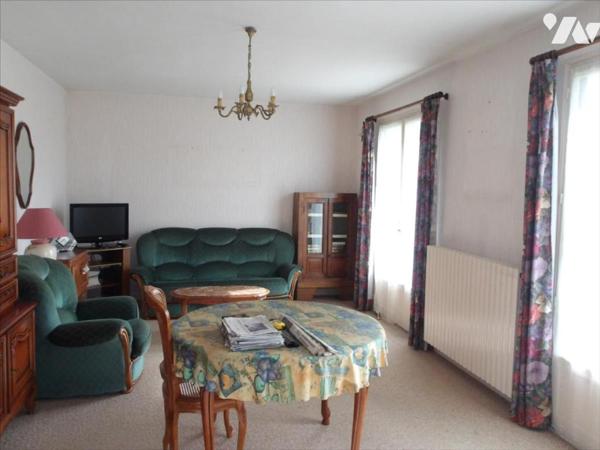 PAVILLON SUR SOUS-SOL SUR TERRAIN 665 M²