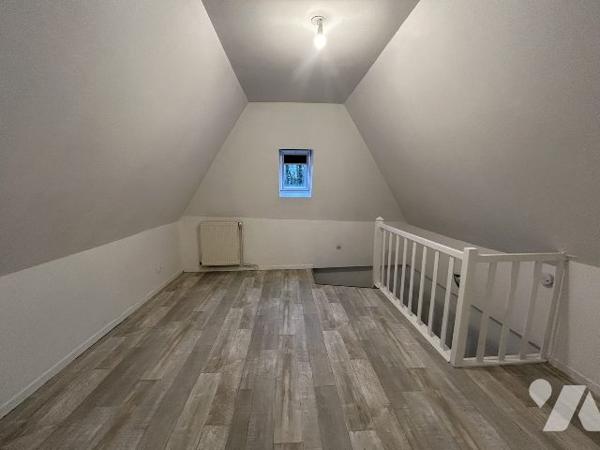 Maison de ville en très bon état avec cour