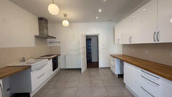 Maison 6 pièce(s) 3 chambre(s) 136.13 m²
