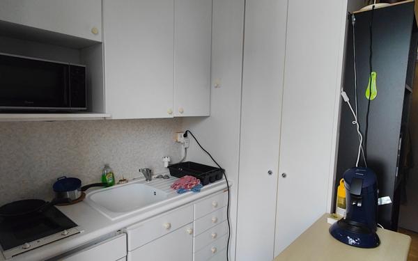 Appartement à vendre    2 pièces • 13 m2 Paris 14