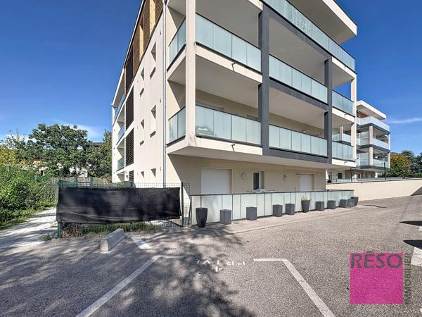 Beau T2 de 49,88 m² – Double exposition – Garage