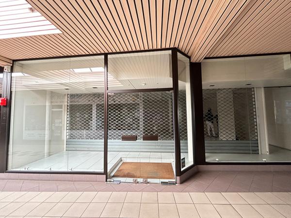 LOCAL COMMERCIAL DE 109 m² - CHATEAU-GONTIER