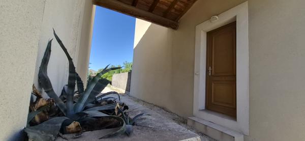 VILLA T4 avec terrasse deux jardins et garage