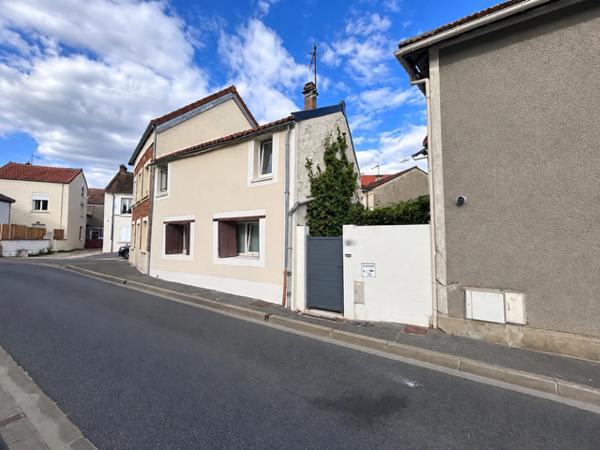 VILLEBON-SUR-YVETTE - MAISON DE TYPE F2+ - A LOUER - TERRASSE PRIVÉE