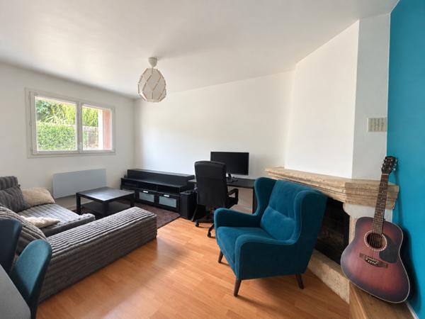 VILLEBON-SUR-YVETTE - MAISON DE TYPE F2+ - A LOUER - TERRASSE PRIVÉE