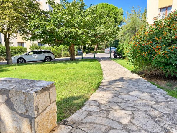 T3 de 58 m² avec extérieur et parking privatif Sainte-Anne Résidence Le Chevalier Lancelot 13008 Marseille