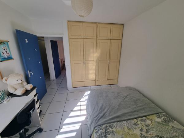 APPARTEMENT T4 AU BOURG DE PETIT BOURG