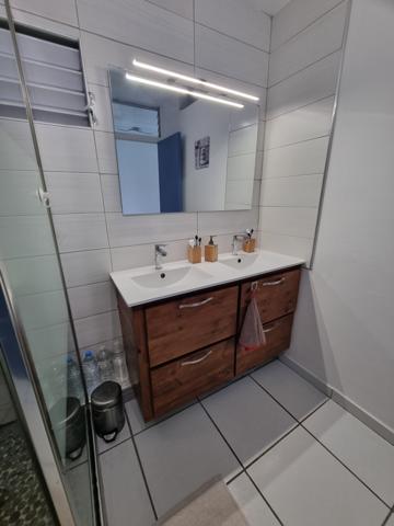 APPARTEMENT T4 AU BOURG DE PETIT BOURG