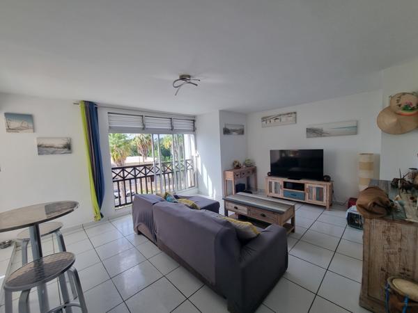 APPARTEMENT T4 AU BOURG DE PETIT BOURG