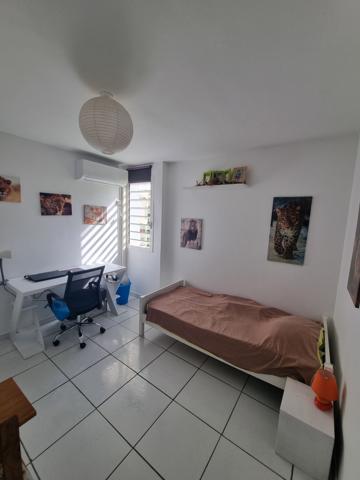APPARTEMENT T4 AU BOURG DE PETIT BOURG