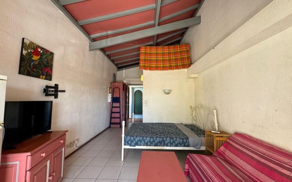 Appartement à vendre    1 pièce • 18,75 m2 Saint-François