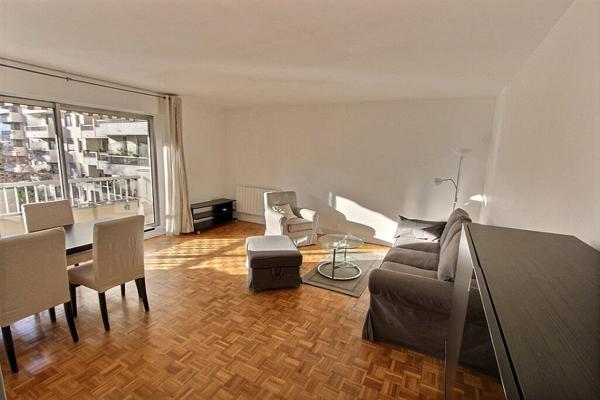 Appartement Courbevoie 2 pièces 47.82m2 - 1 437.99 € CC - Meublé
