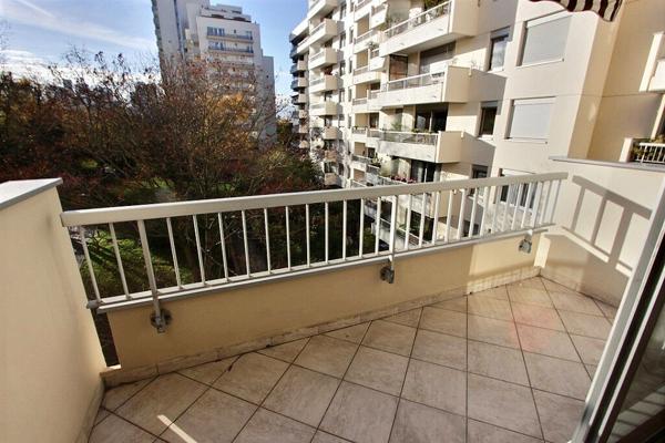 Appartement Courbevoie 2 pièces 47.82m2 - 1 437.99 € CC - Meublé