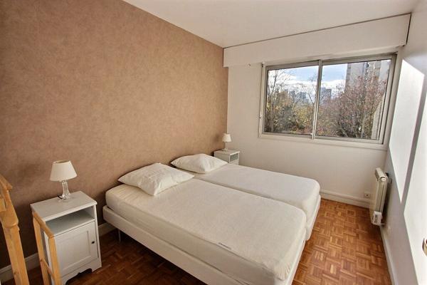 Appartement Courbevoie 2 pièces 47.82m2 - 1 437.99 € CC - Meublé