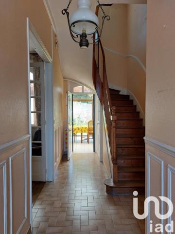 Maison de ville 8 pièces de 161 m² à Ham (80400)