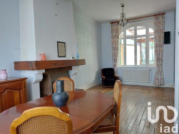 Maison de ville 8 pièces de 161 m² à Ham (80400)