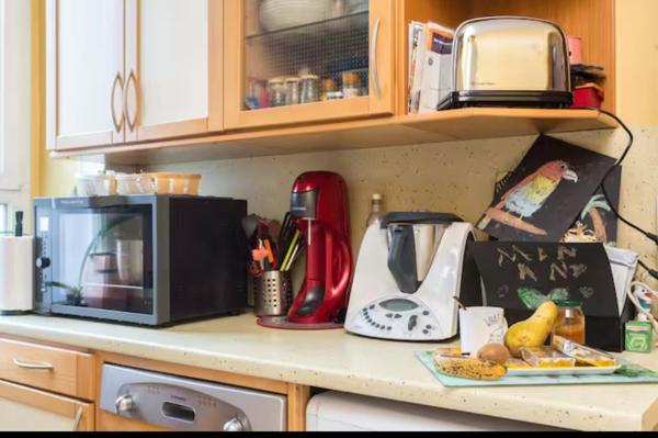 Appartement 2 pièces 1 chambre de 45 m2 situé en rez de chaussée QUARTIER BECON A COURBEVOIE COLLEGE DES BRUYERES