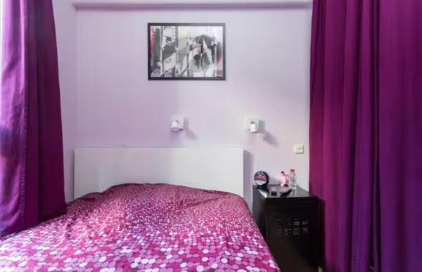 Appartement 2 pièces 1 chambre de 45 m2 situé en rez de chaussée QUARTIER BECON A COURBEVOIE COLLEGE DES BRUYERES