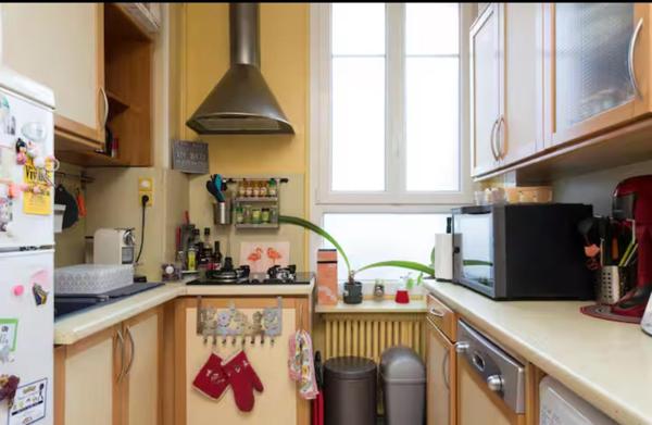 Appartement 2 pièces 1 chambre de 45 m2 situé en rez de chaussée QUARTIER BECON A COURBEVOIE COLLEGE DES BRUYERES