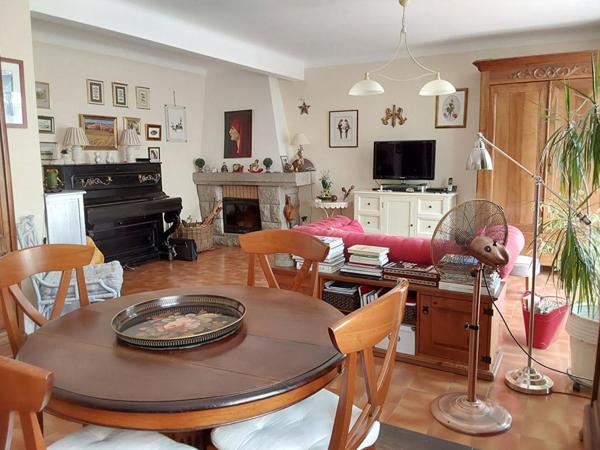 Maison Rostrenen 6 pièce(s) 145 m2