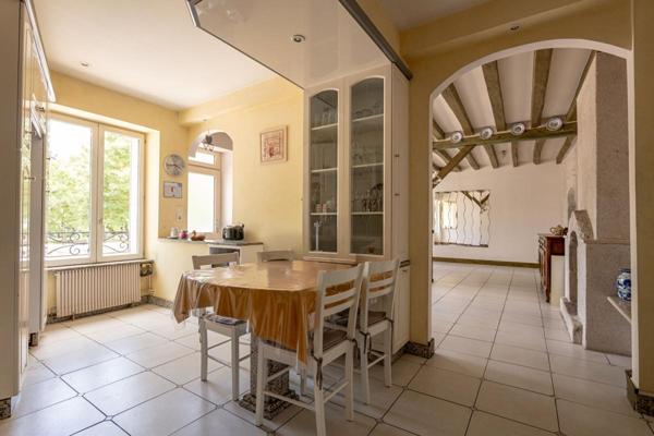 LIEUX UNIQUES ® x PROPRIÉTÉS PRIVÉES ® MAISON DE MAITRE DE 115 M², COUR, GARAGE 35 M² BEAUGENCY CENTRE