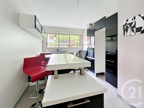 Appartement F4 à vendre  5 pièces - 115,17 m 2   VERSAILLES  - 78