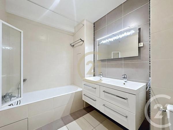 Appartement F4 à vendre  5 pièces - 115,17 m 2   VERSAILLES  - 78