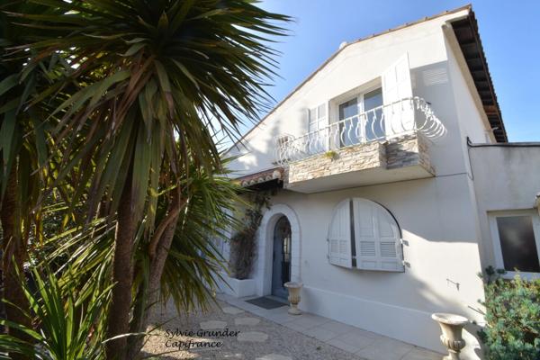 Maison à vendre 8 pièces 194m² de superficie habitable, jardin et piscine