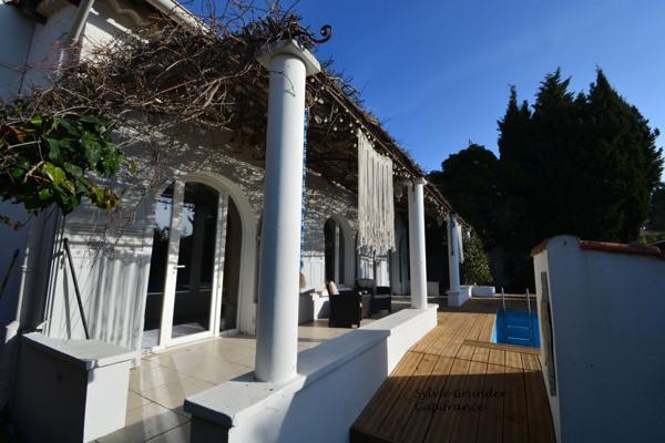 Maison à vendre 8 pièces 194m² de superficie habitable, jardin et piscine