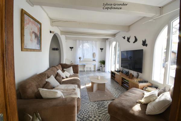 Maison à vendre 8 pièces 194m² de superficie habitable, jardin et piscine