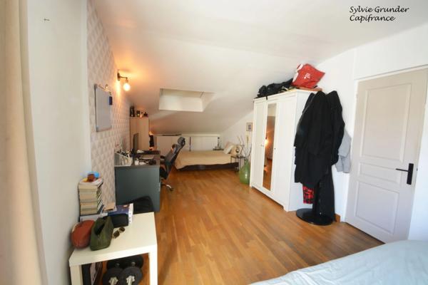 Maison à vendre 8 pièces 194m² de superficie habitable, jardin et piscine