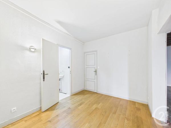 Appartement F10 à vendre  9 pièces - 360 m 2   CHARTRES  - 28