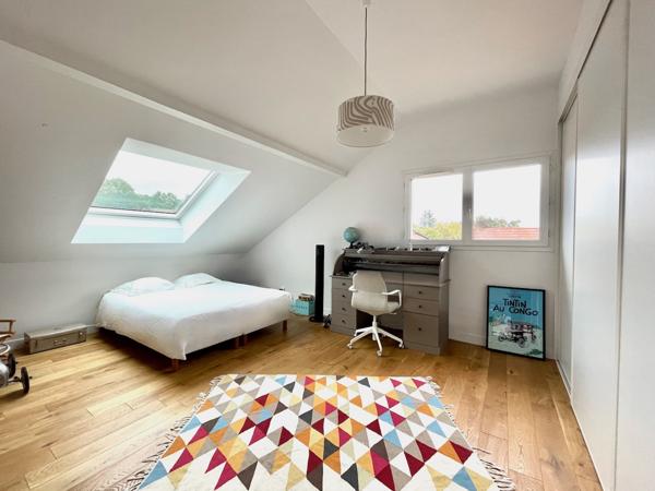 Divonne-les-Bains (01220) Maison de prestige avec cinq chambres