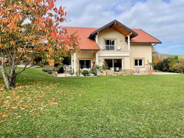 Divonne-les-Bains (01220) Maison de prestige avec cinq chambres