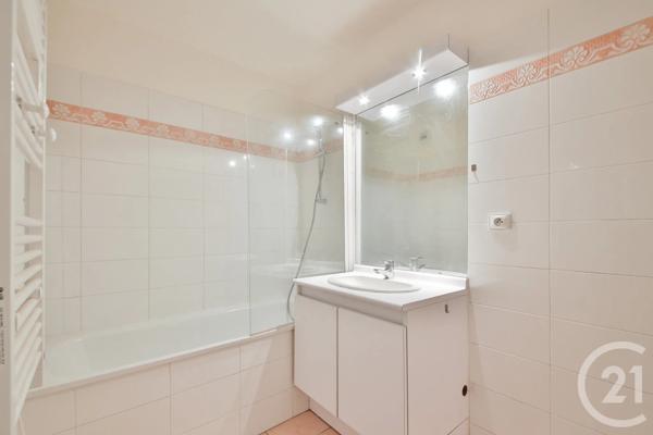 Appartement F2 à vendre  2 pièces - 50,23 m 2   SURESNES  - 92