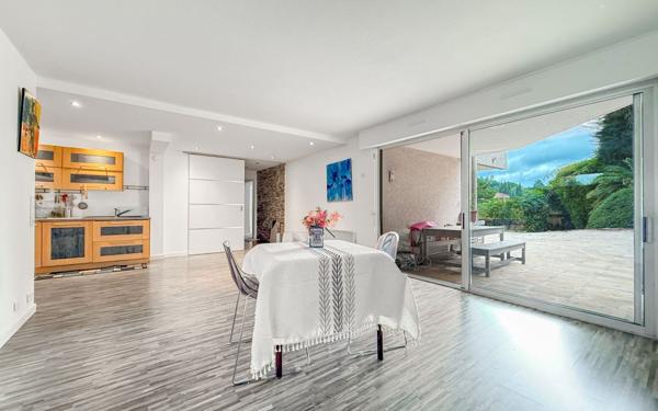 Appartement à vendre    3 pièces • 75,90 m2 Vence