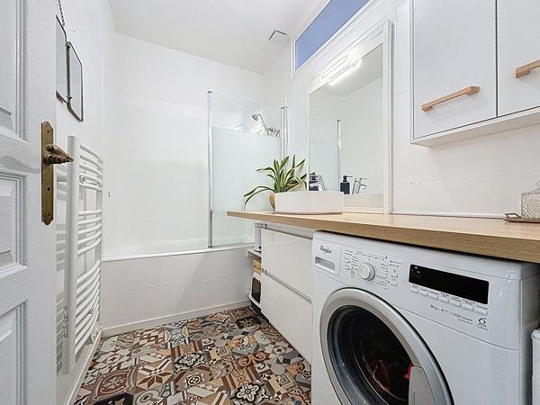 Coeur Monplaisir T2/T3 lumineux 60m², charme, traversant