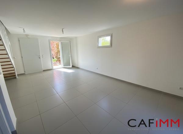 CIVRIEUX- MAISON 3 Chambres-92m²-Garage