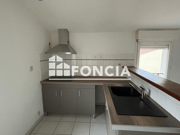 Location Appartement 3 pièces 60.37 m² - 54 RUE CROCHEPIERRE, 1er gauche Villeneuve Sur Lot 47300