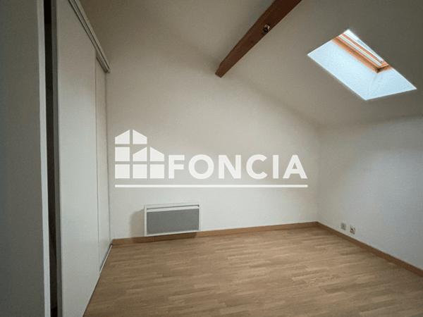 Location Appartement 3 pièces 60.37 m² - 54 RUE CROCHEPIERRE, 1er gauche Villeneuve Sur Lot 47300