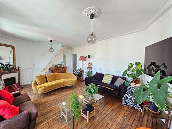 PUTEAUX: Hyper-Centre Ville, Appartement de 4 pièces de 101m² en Carrez e t 130m² au sol, avec balconnets et cave