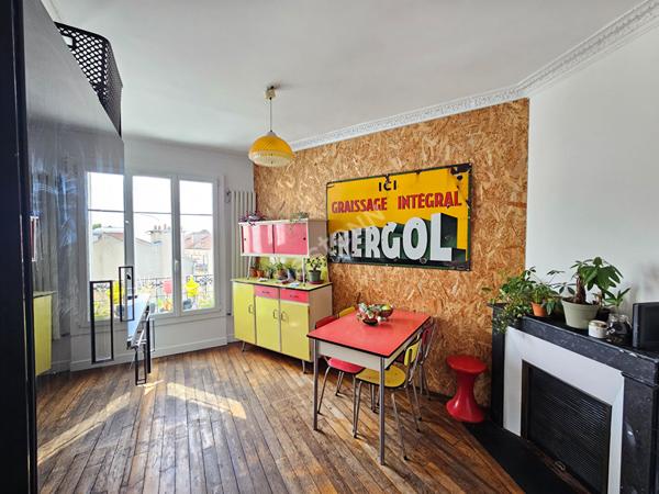 PUTEAUX: Hyper-Centre Ville, Appartement de 4 pièces de 101m² en Carrez e t 130m² au sol, avec balconnets et cave