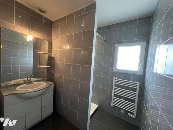 Maison à Saint-Jean-de-la-Rivière