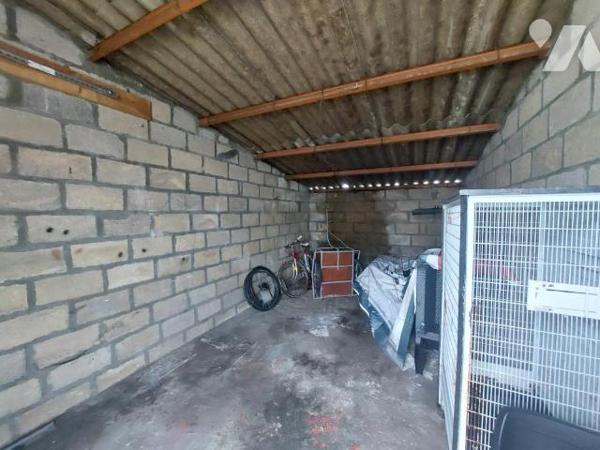  A VENDRE - LOT DE DEUX GARAGES - COSSE LE VIVIEN 