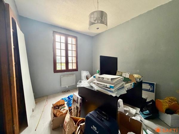 Maison mitoyenne, 3 chambres, fort potentiel !