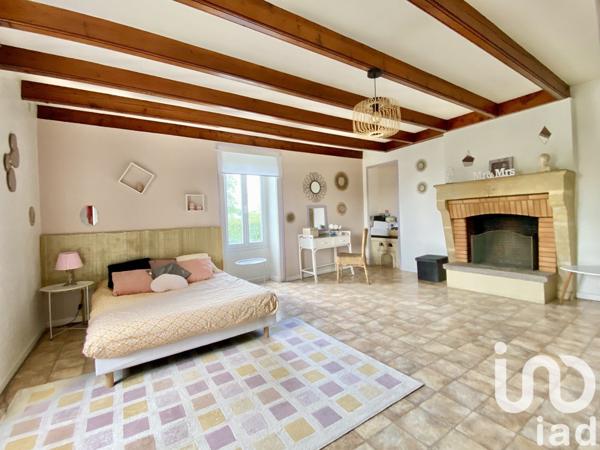 Maison 6 pièces de 184 m² à Vouvant (85120)